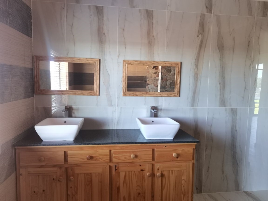 5 Bedroom Property for Sale in Royalston Residential Estate and Wildlife Reserve Eastern Cape